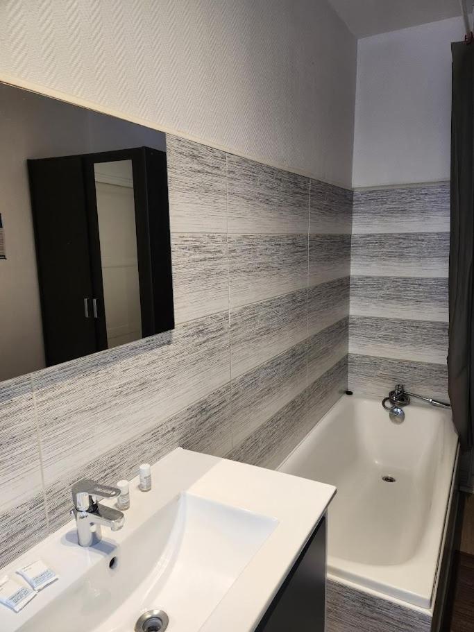 Ariane Hotel Vichy Quarto foto